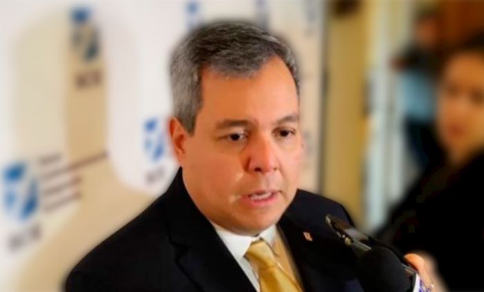 Critican aspiraciones reeleccionistas de Dante Mossi, presidente del Banco Centroamericano de Integración Económica, por su actitud complaciente hacia algunos regímenes autoritarios