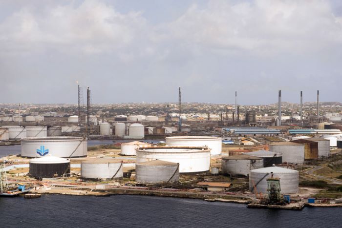 Acciones de filial holandesa de Pdvsa quedarían en poder de la empresa propietaria de la refinería de Curazao y de ConocoPhillips