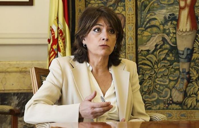 Cuestionan la forma como la fiscal general española Dolores Delgado ha llevado el caso sobre presunta financiación ilegal con fondos venezolanos al partido Podemos