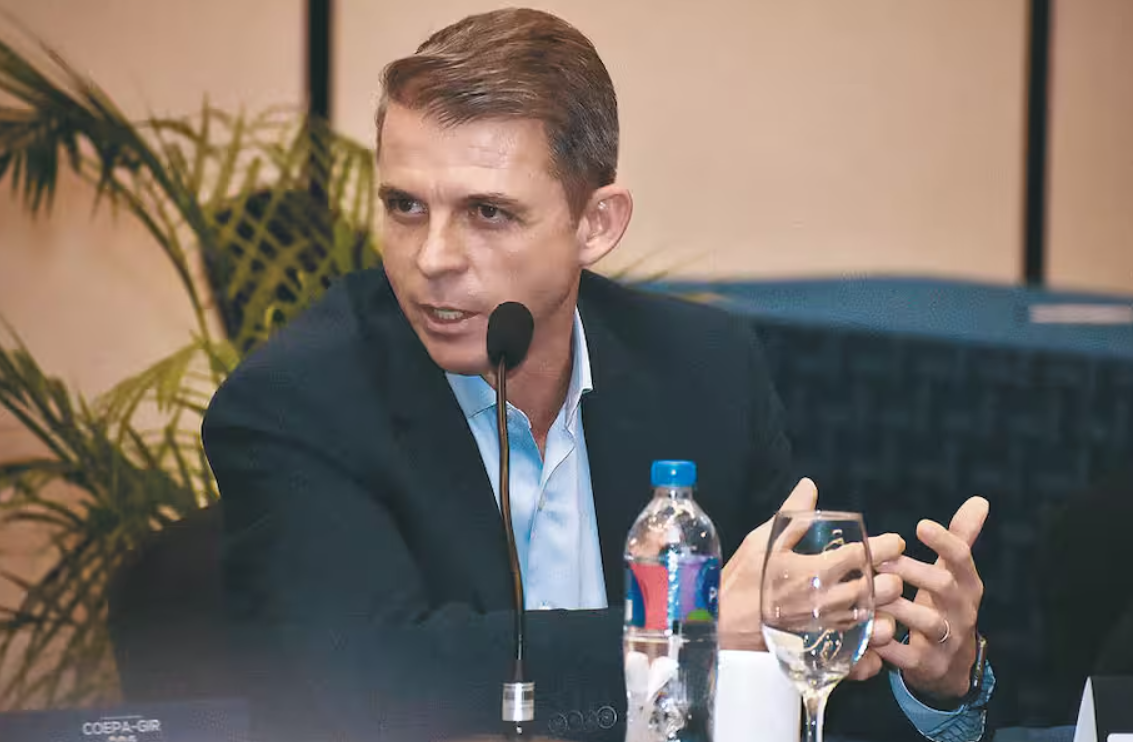 “Nunca estuve dispuesto a tragarme sapos para tener poder”: general (r) Buitrago “Nunca estuve dispuesto a tragarme sapos para tener poder”: general (r) Buitrago