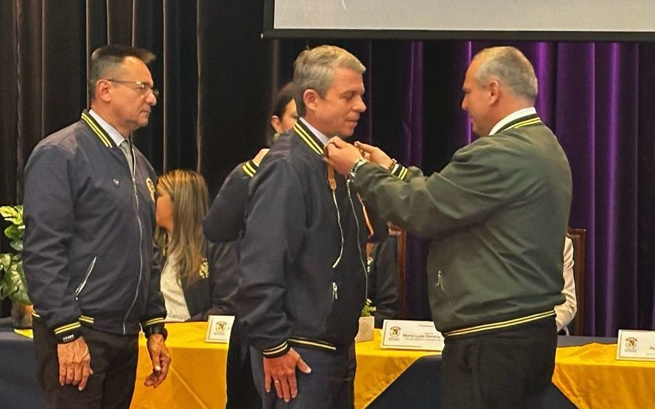 Universidad Militar condecora lucha contra la corrupción y el crimen organizado Universidad Militar condecora lucha contra la corrupción y el crimen organizado
