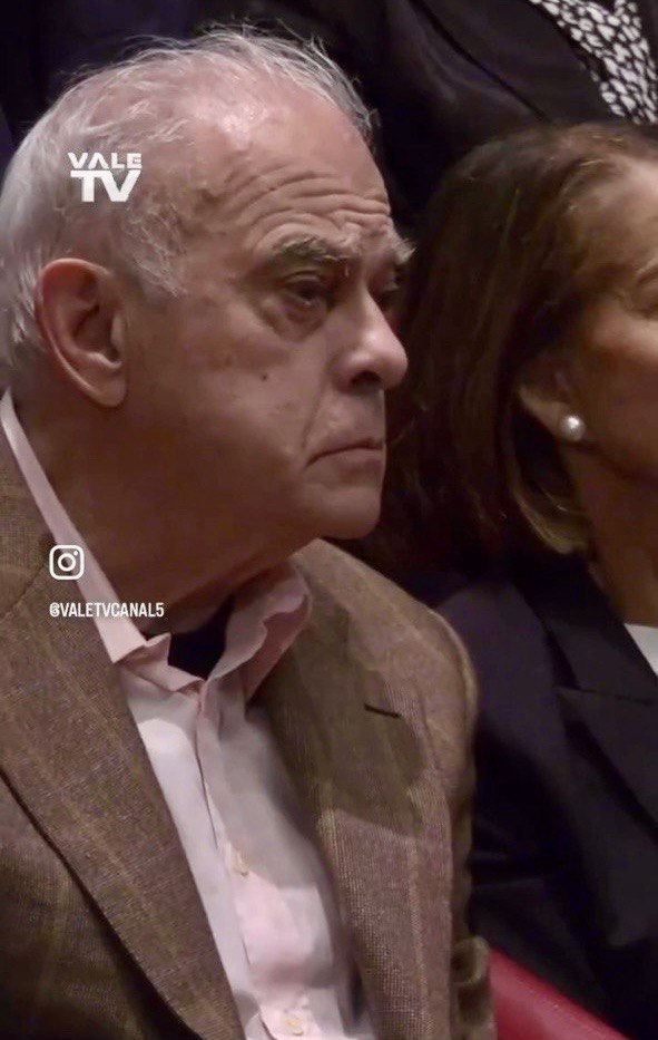 Empresario Ricardo Cisneros agrede a periodista Edgar Beltrán durante simposio en la Universidad Pontificia Lateranense Empresario Ricardo Cisneros agrede a periodista Edgar Beltrán durante simposio en la Universidad Pontificia Lateranense