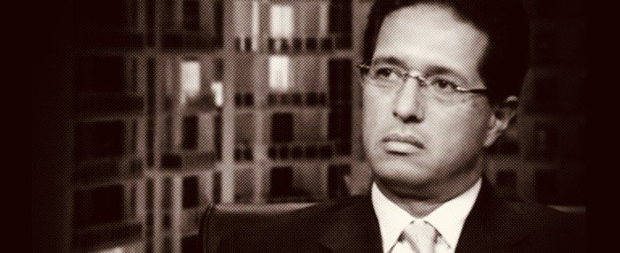 ELIGIO CEDEÑO TRATA DE RASPAR LO QUE QUEDA EN LA OLLA ANTES DE QUE SE ACABE. ELIGIO CEDEÑO TRATA DE RASPAR LO QUE QUEDA EN LA OLLA ANTES DE QUE SE ACABE.