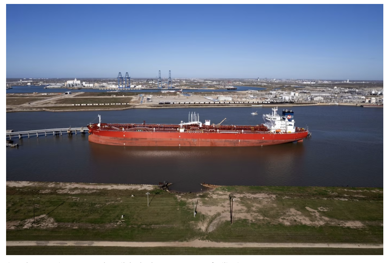 Los cargamentos de petróleo venezolano están aumentando en un momento oportuno