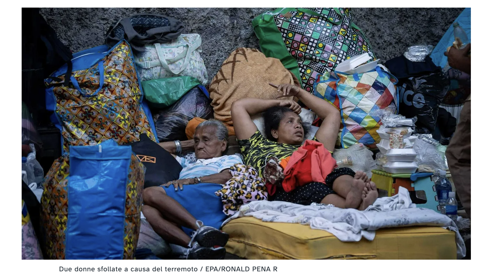 En una Venezuela de rodillas, ni siquiera se logra enterrar a las víctimas del terremoto En una Venezuela de rodillas, ni siquiera se logra enterrar a las víctimas del terremoto