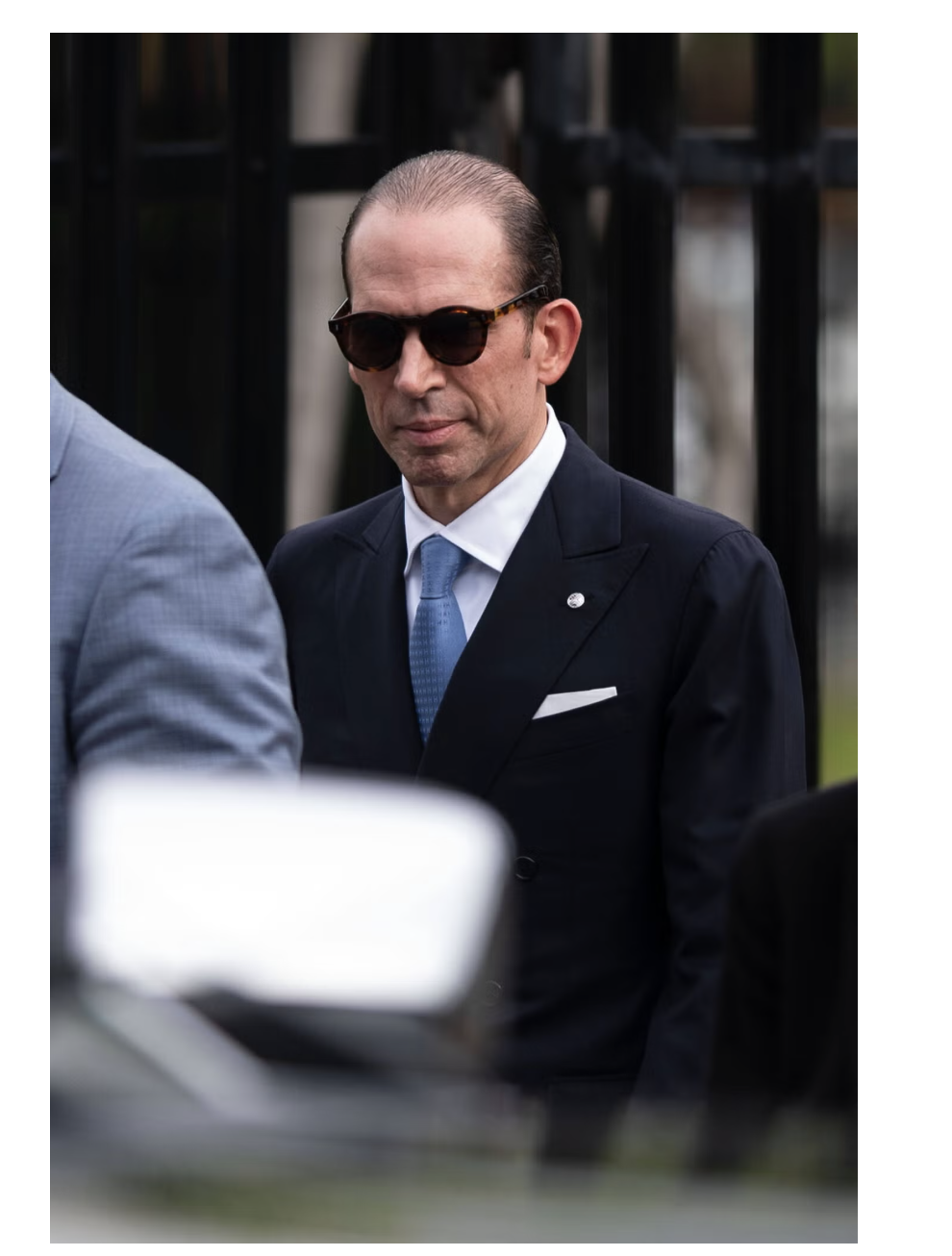 Un multimillonario quería un indulto de Trump. Su familia le ofreció a Alina Habba un contrato de 50 millones de dólares.
