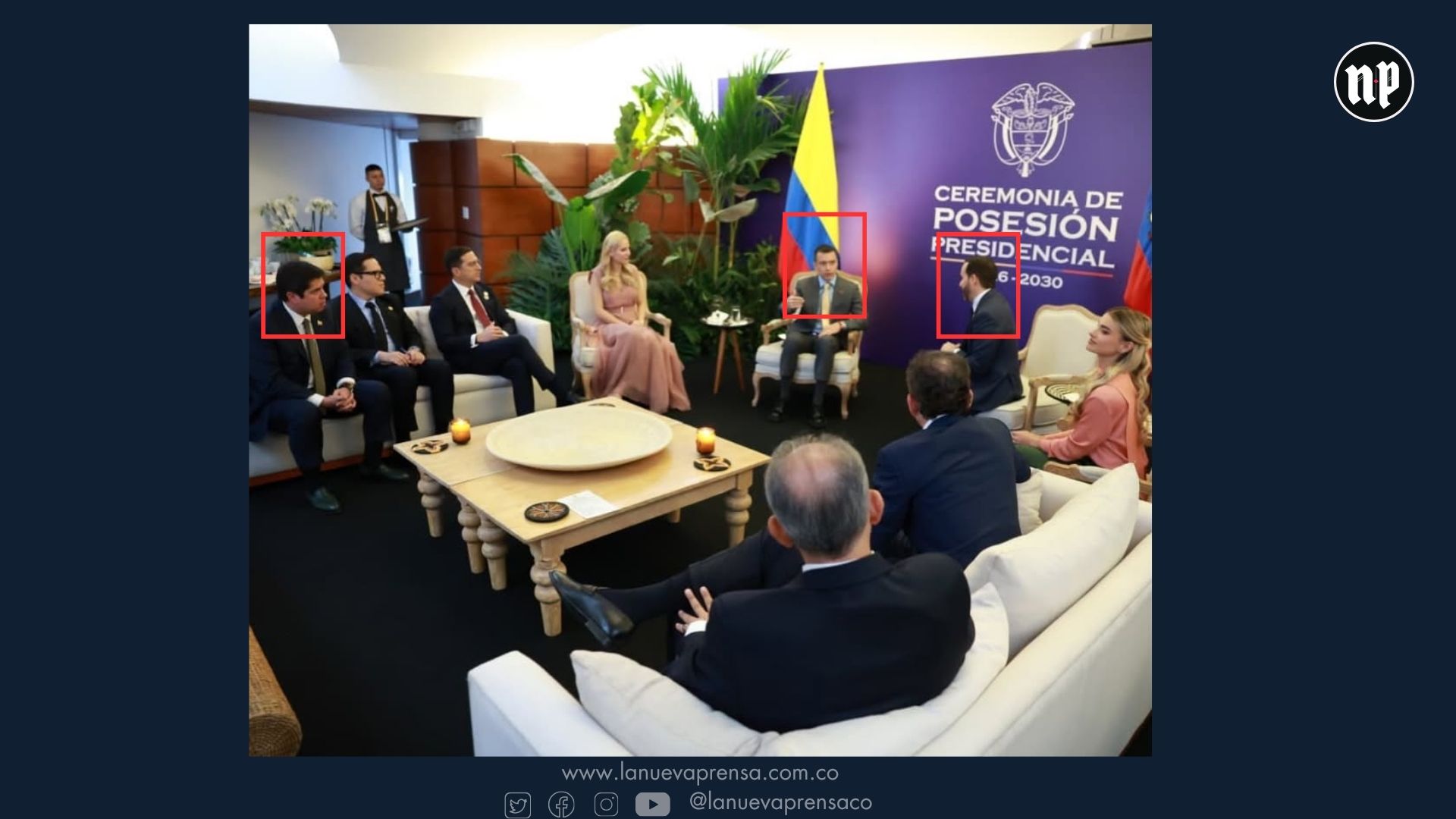 Entre recuadros rojos, de izq. A der. Arturo Félix Wong, embajador de Ecuador en Colombia; Daniel noboa, presidente de Ecuador y Abelardo de la Espriella, durante la ceremonia de posesión de este último el 7 de agosto de 2026 en Cali, Colombia.